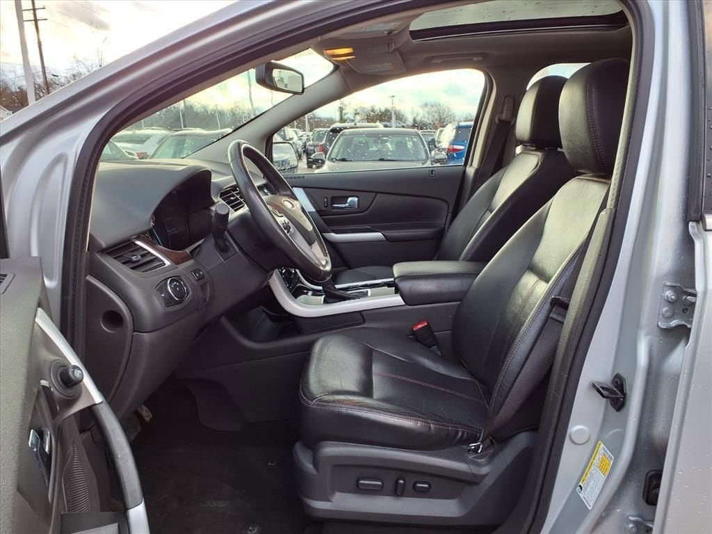 Thumbnail: 2013 Ford Edge - 17