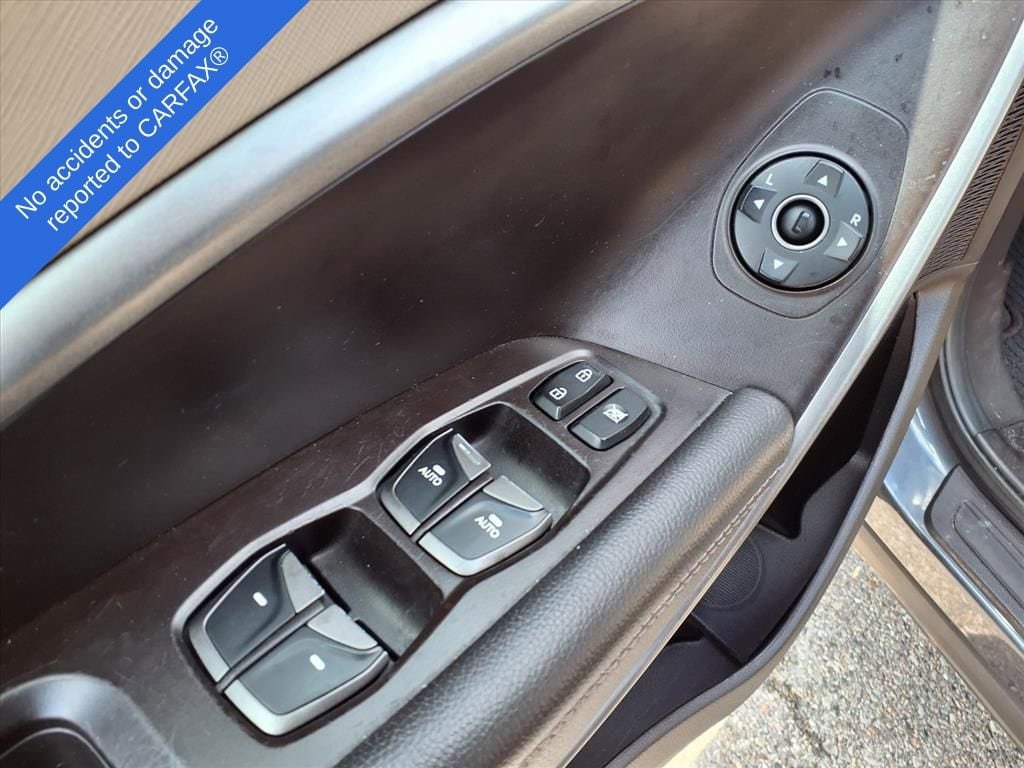 Thumbnail: 2017 Hyundai Santa Fe - 16