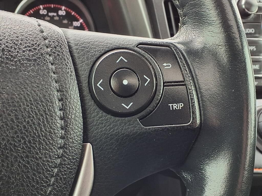 Thumbnail: 2016 Toyota RAV4 - 28