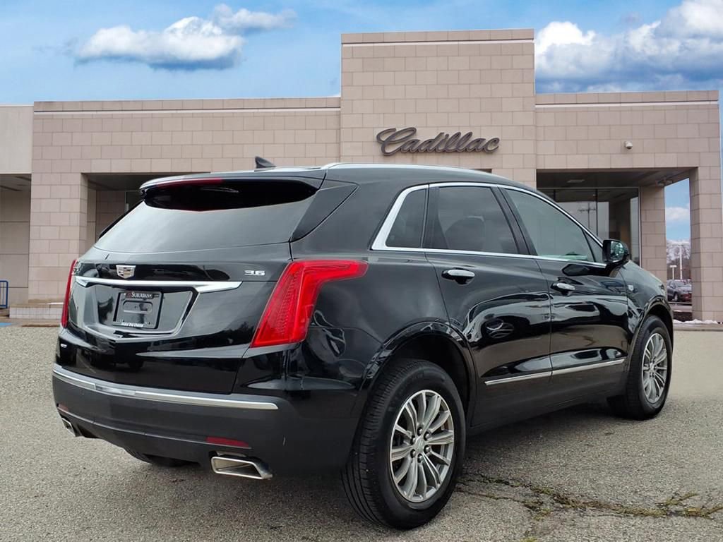 2017 Cadillac XT5 Luxury photo 3