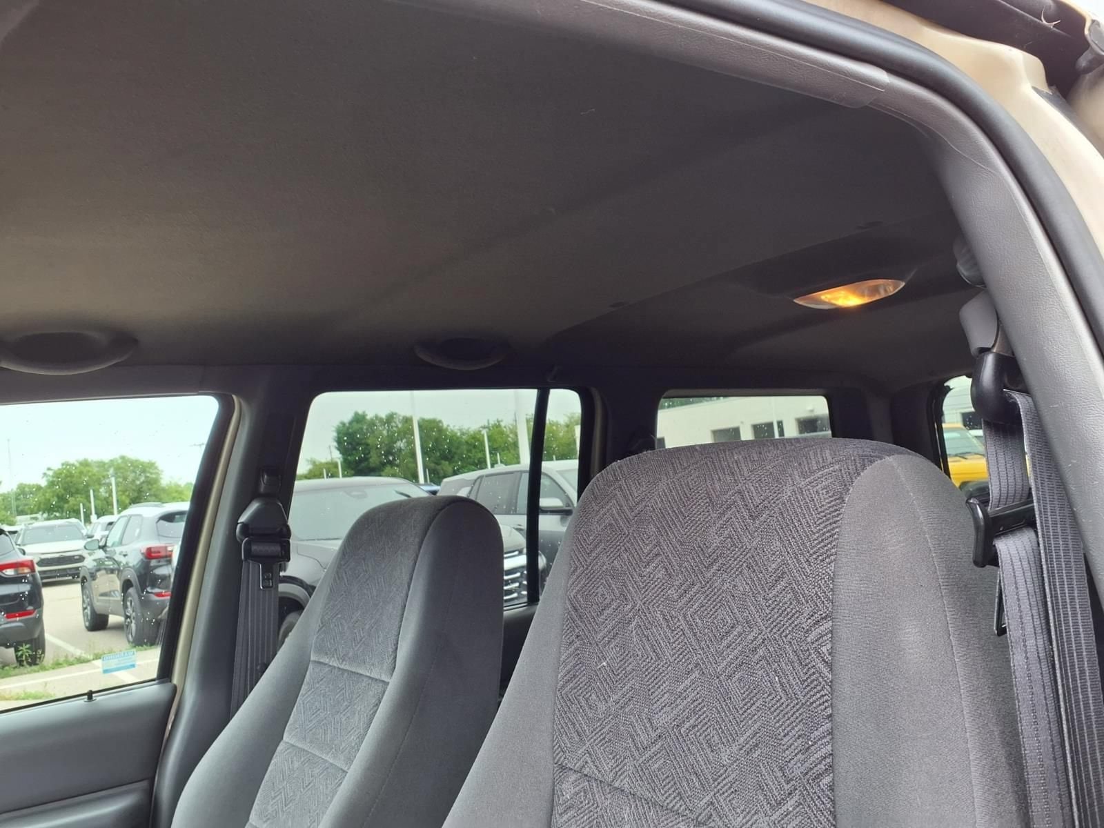Thumbnail: 2001 Ford Explorer - 19