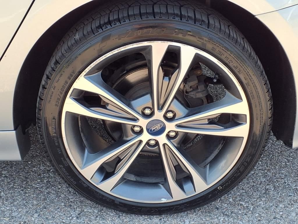 2020 Ford Fusion Titanium 9