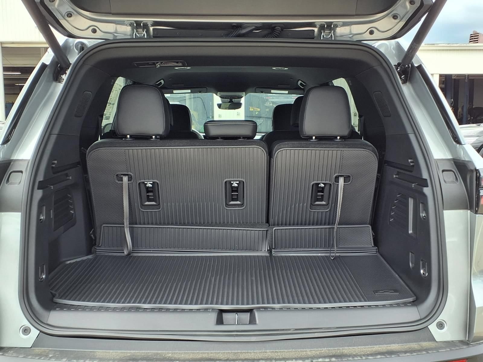 Thumbnail: 2026 Chevrolet Traverse - 9