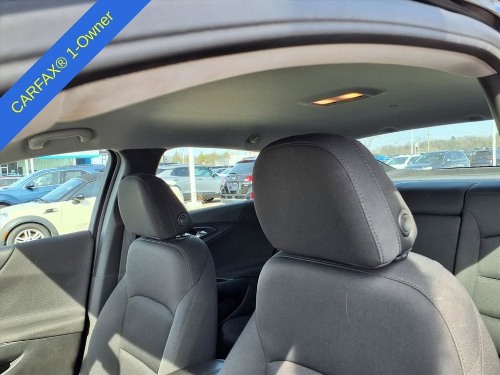 Thumbnail: 2022 Chevrolet Malibu - 18