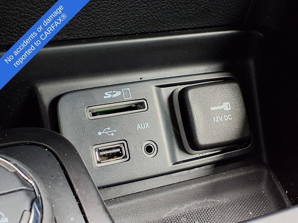 Thumbnail: 2015 Jeep Cherokee - 26