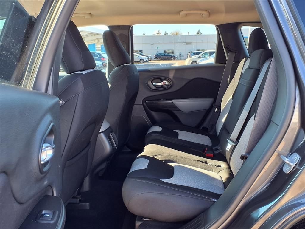 Thumbnail: 2014 Jeep Cherokee - 11