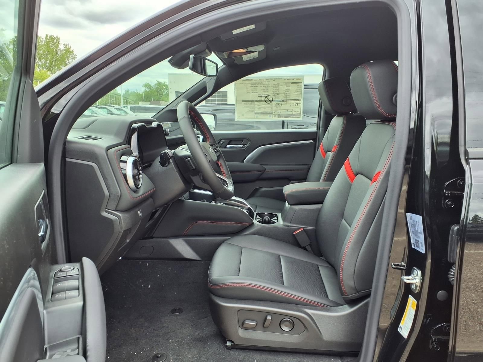 Thumbnail: 2026 Chevrolet Colorado - 13