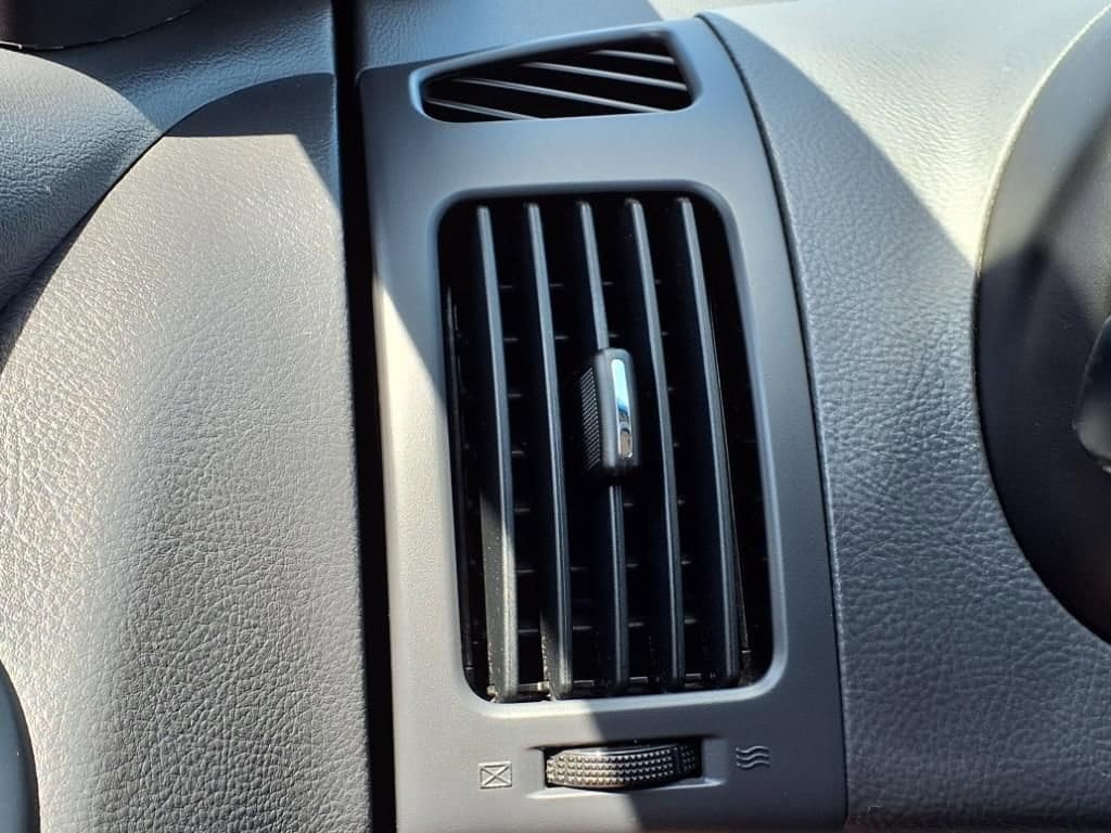 Thumbnail: 2010 Hyundai Elantra - 29