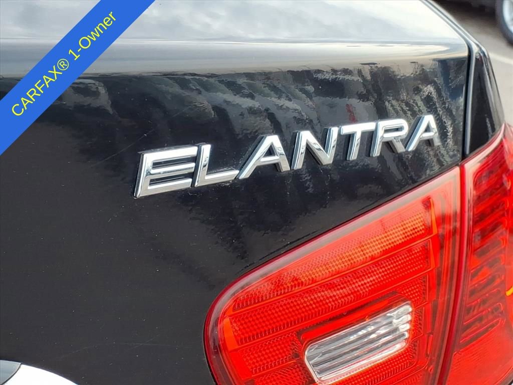 Thumbnail: 2010 Hyundai Elantra - 11