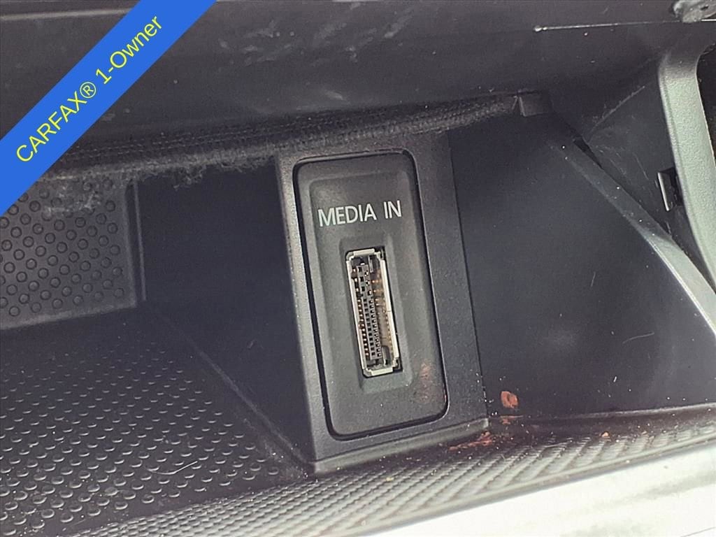 Thumbnail: 2015 Volkswagen e-Golf - 28