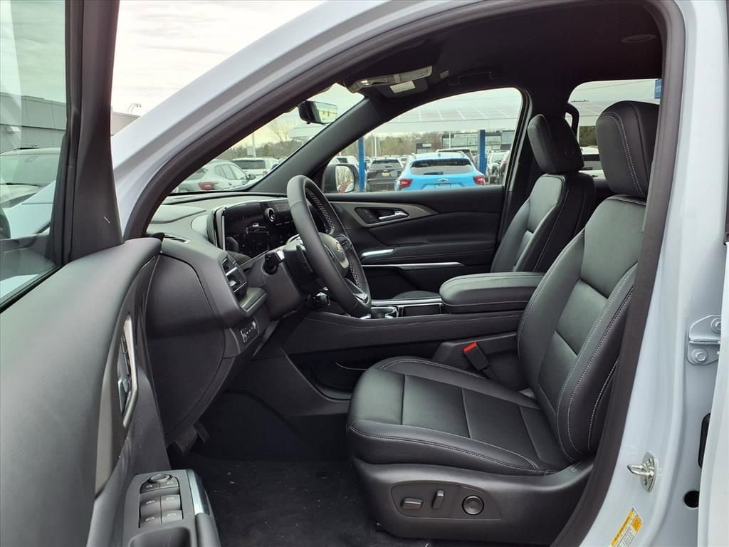 Thumbnail: 2026 Chevrolet Traverse - 15