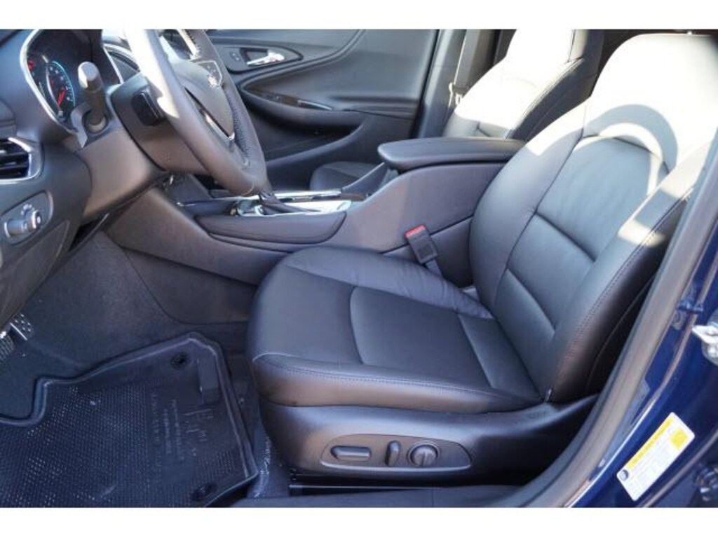 New 2017 Chevrolet Malibu Premier w/2LZ Sedan