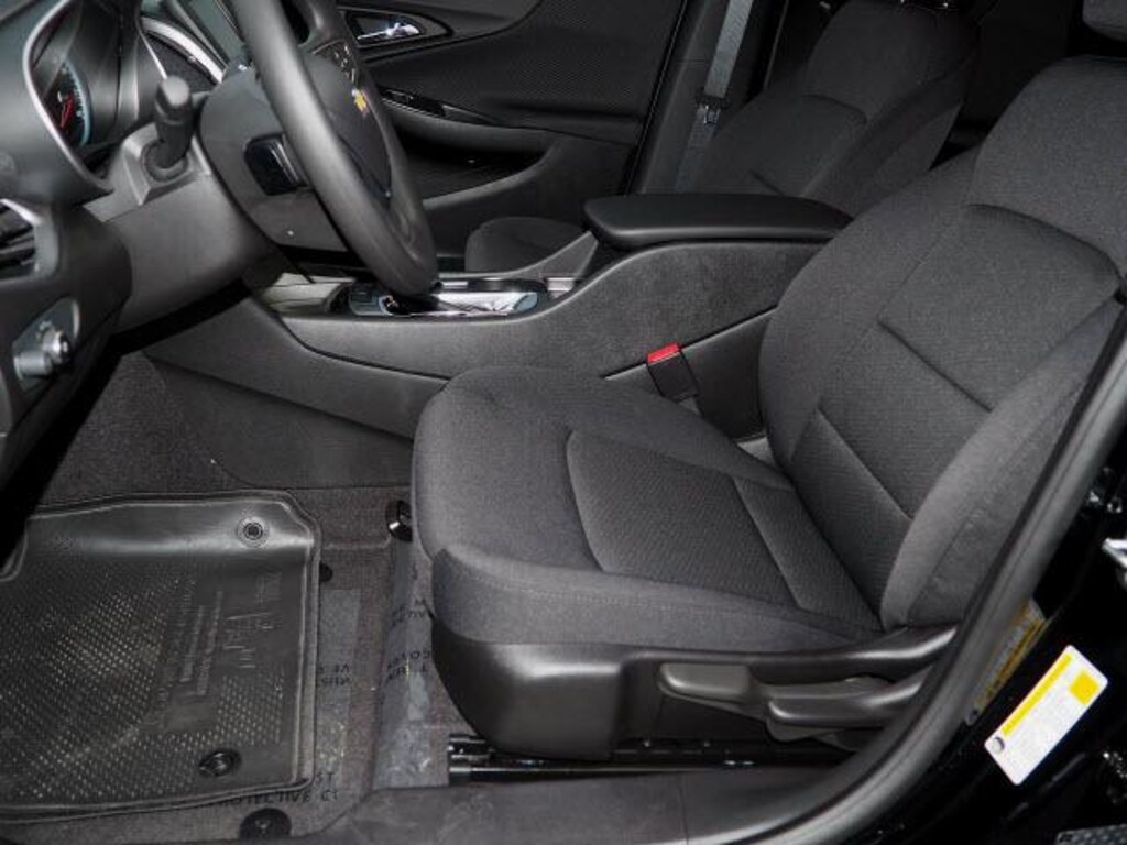 New 2017 Chevrolet Malibu LS w/1LS (Retail only) Sedan