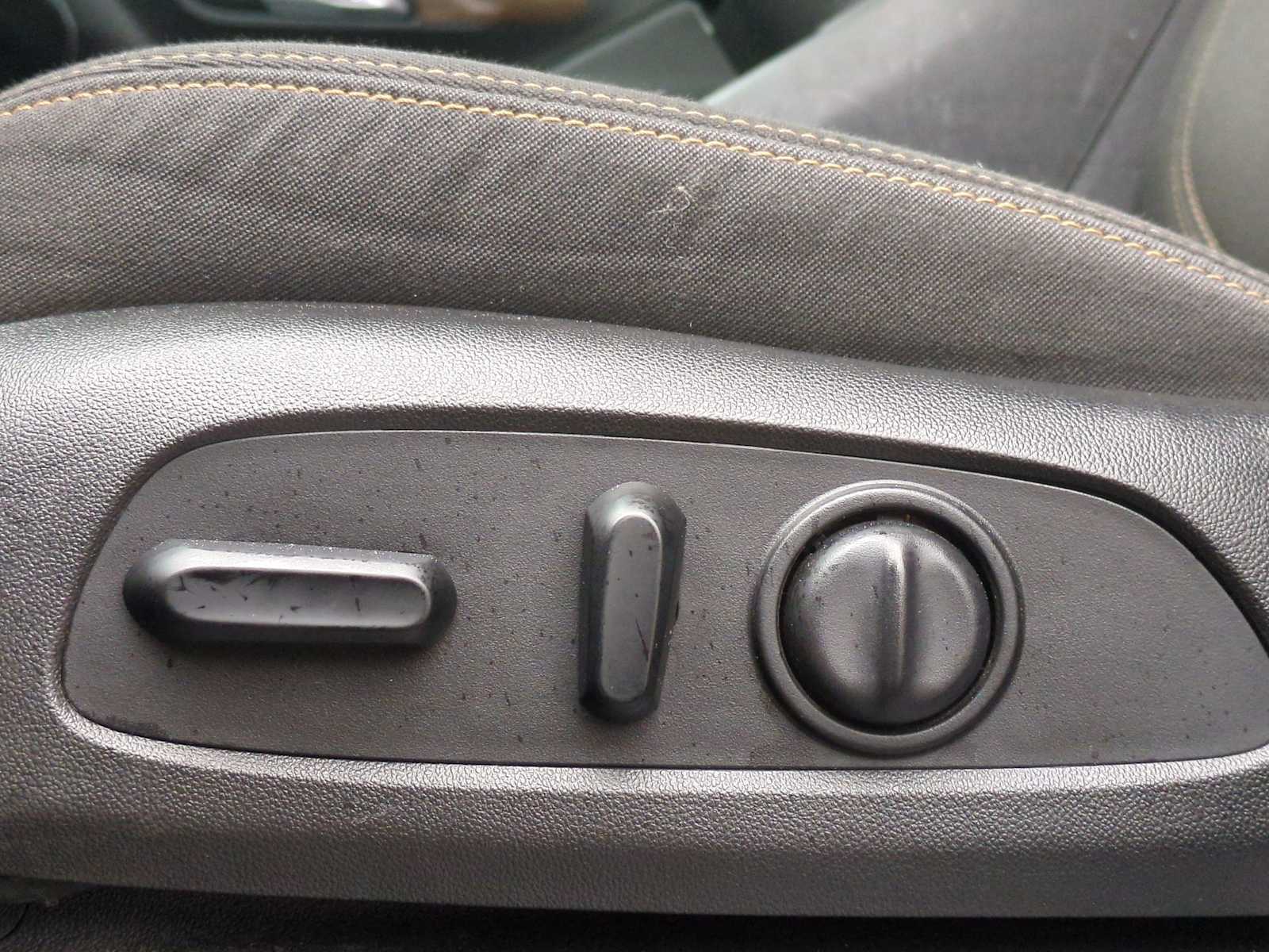 Thumbnail: 2019 GMC Terrain - 17