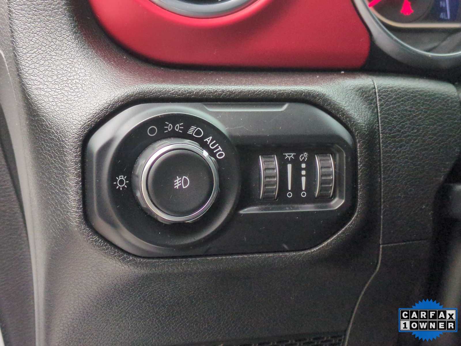 Thumbnail: 2019 Jeep Wrangler - 17