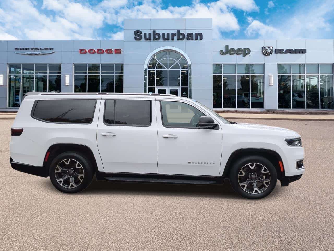 Thumbnail: 2024 Jeep Wagoneer - 9