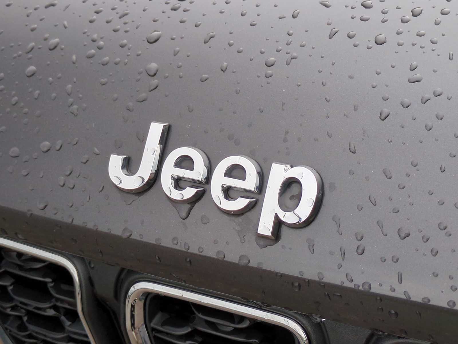 Thumbnail: 2023 Jeep Grand Cherokee - 12