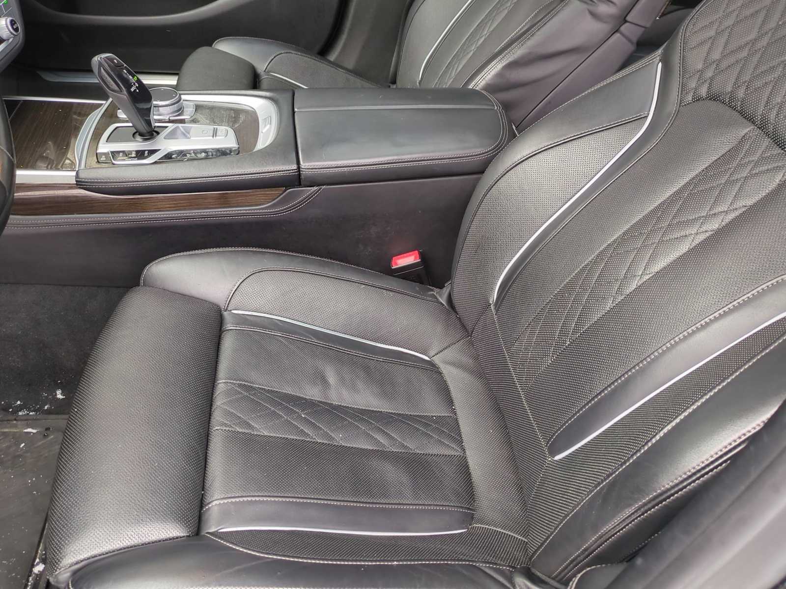 Thumbnail: 2020 BMW 7 Series - 16