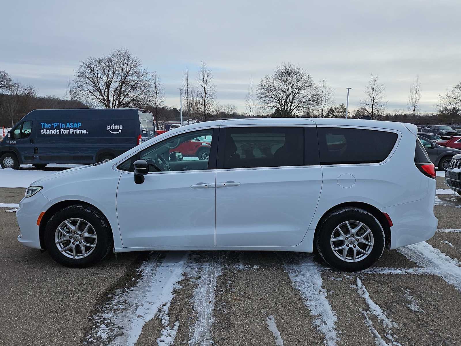 Thumbnail: 2024 Chrysler Pacifica - 11