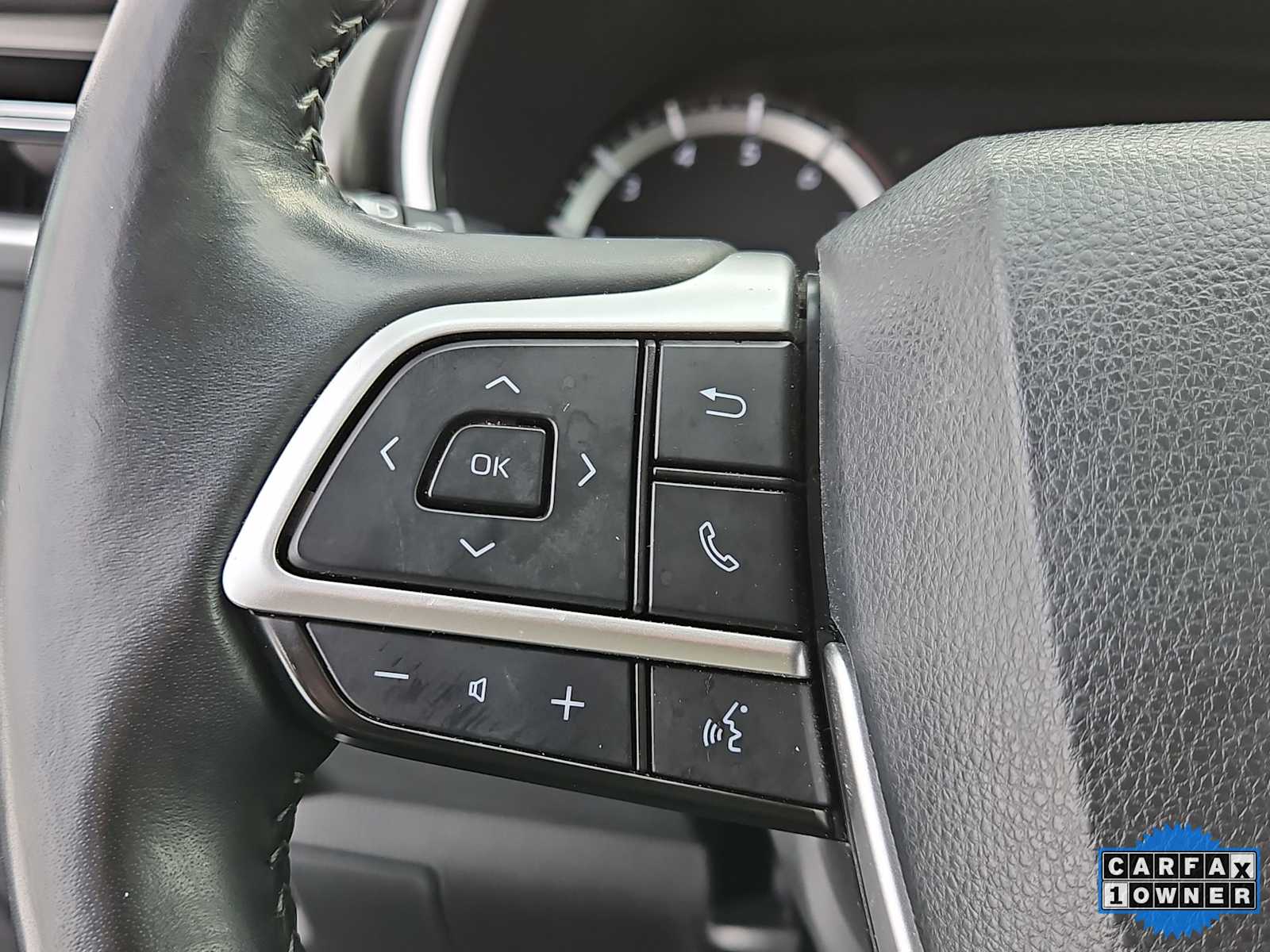 Thumbnail: 2023 Toyota Highlander - 31