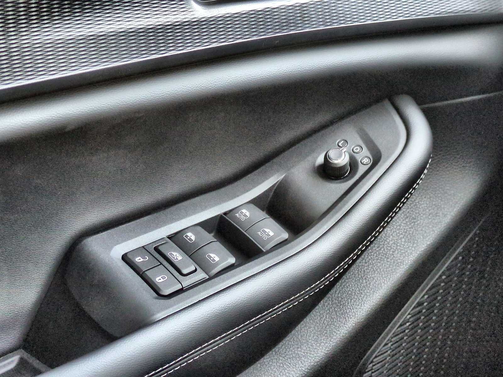 Thumbnail: 2025 Jeep Grand Cherokee - 35