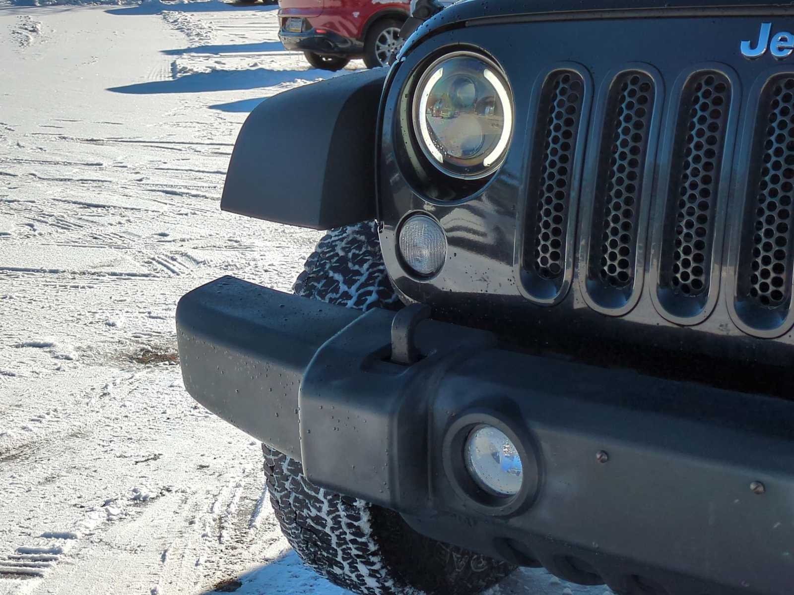 Thumbnail: 2015 Jeep Wrangler - 11