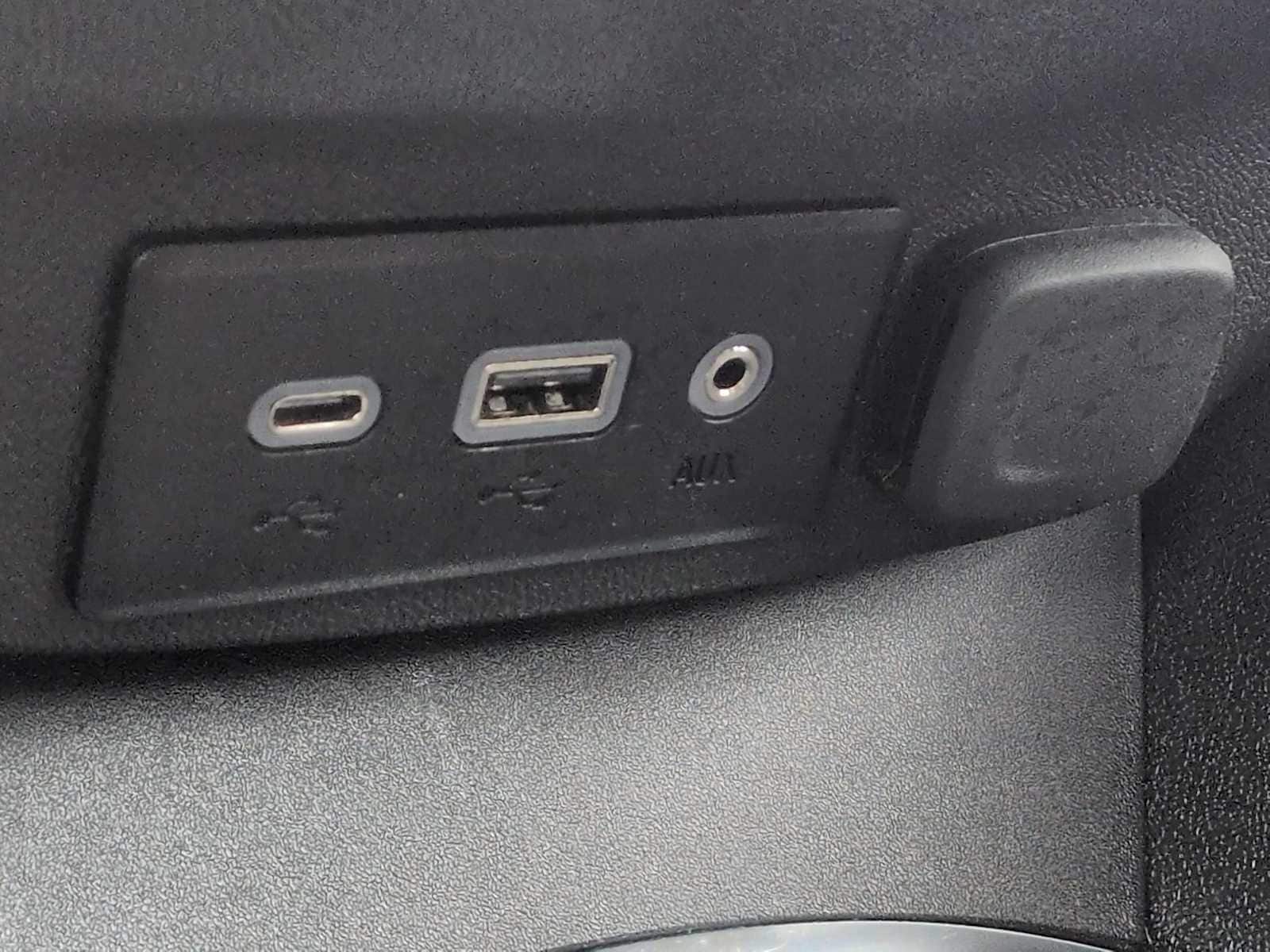 Thumbnail: 2023 Chevrolet Malibu - 37