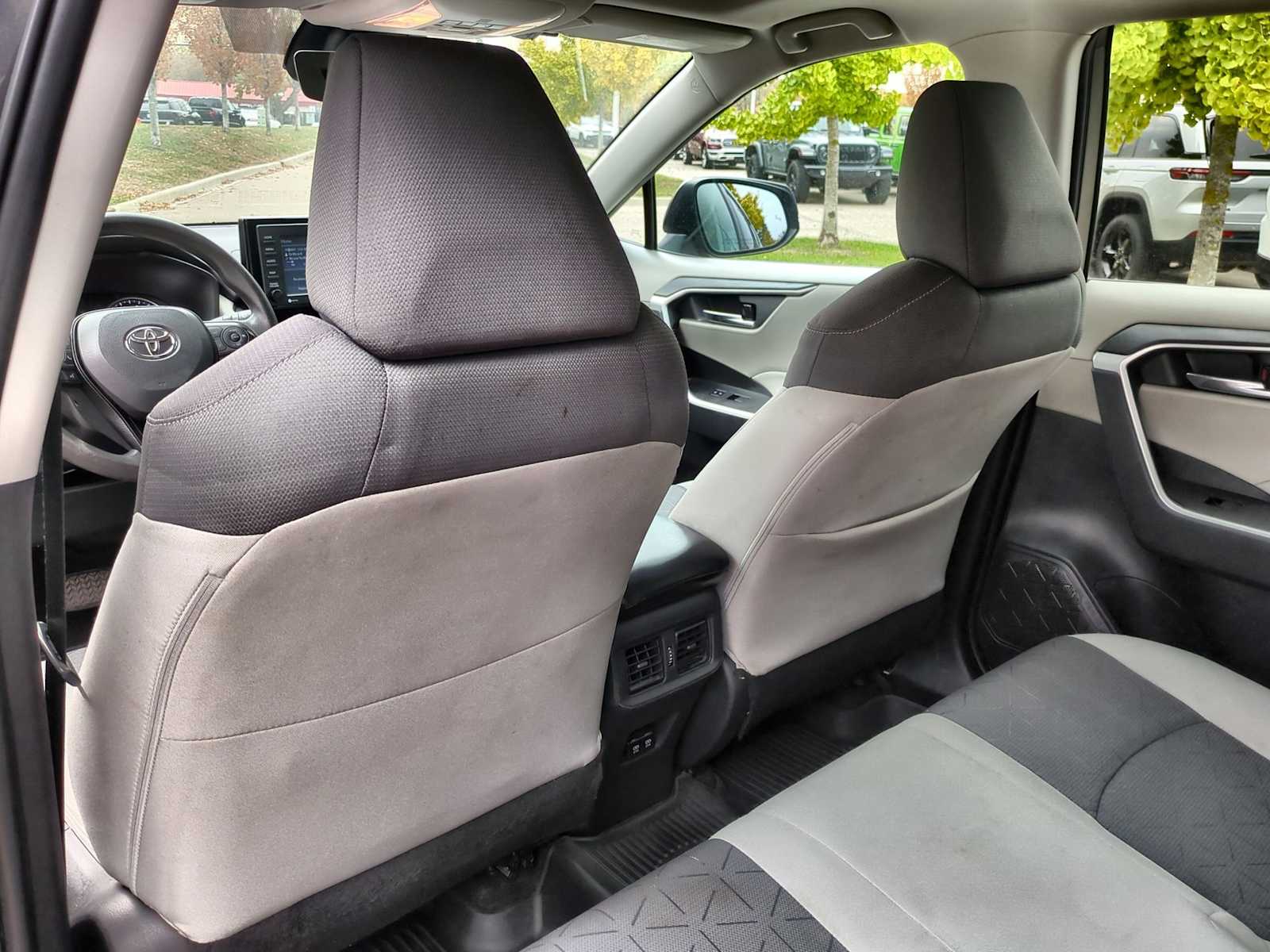 Thumbnail: 2020 Toyota RAV4 - 18