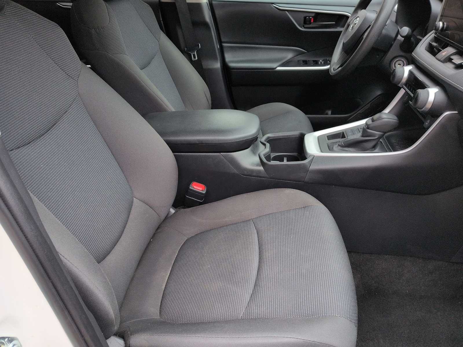 Thumbnail: 2024 Toyota RAV4 - 20