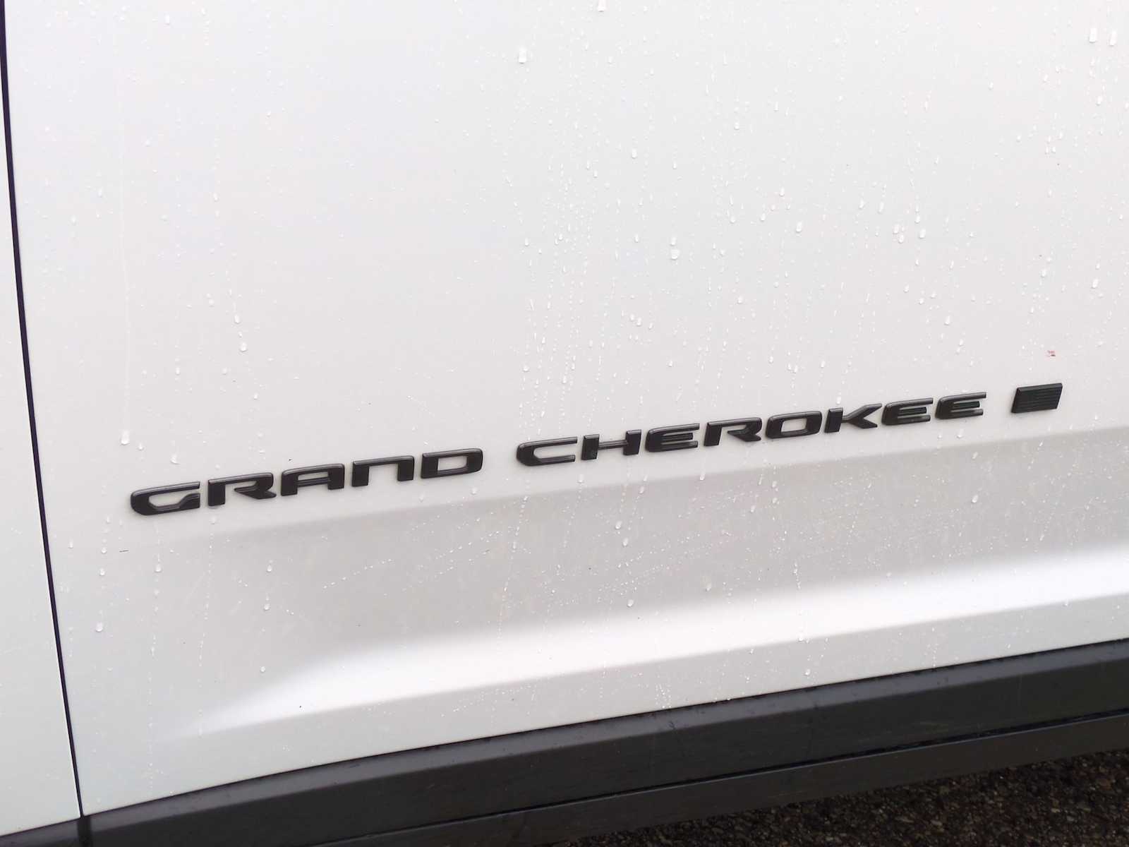 Thumbnail: 2024 Jeep Grand Cherokee - 13