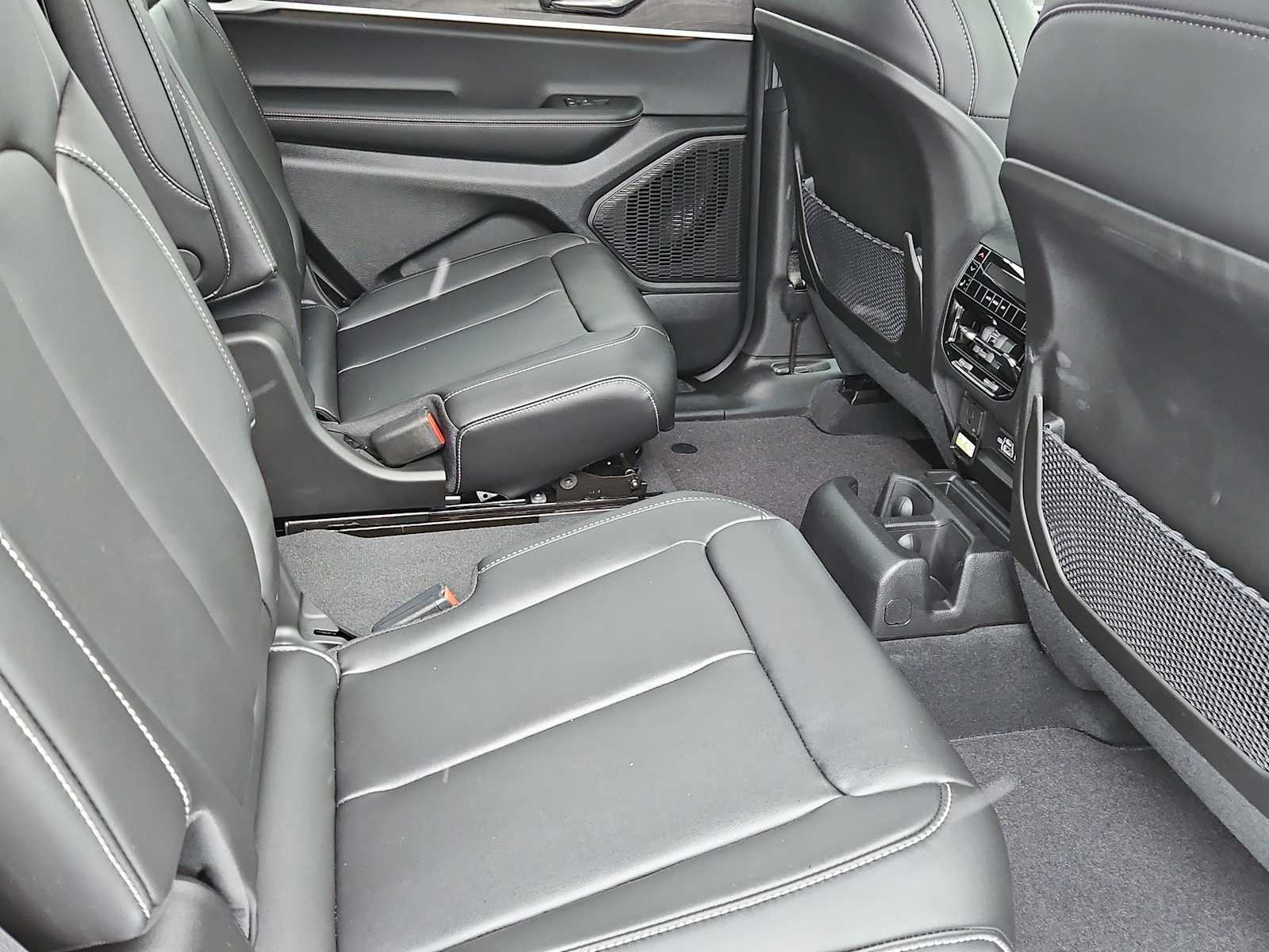 Thumbnail: 2025 Jeep Grand Cherokee L - 26