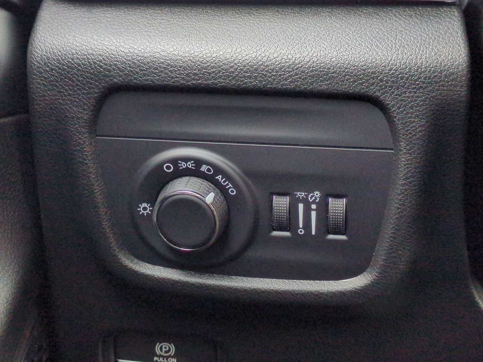 Thumbnail: 2025 Jeep Grand Cherokee - 36