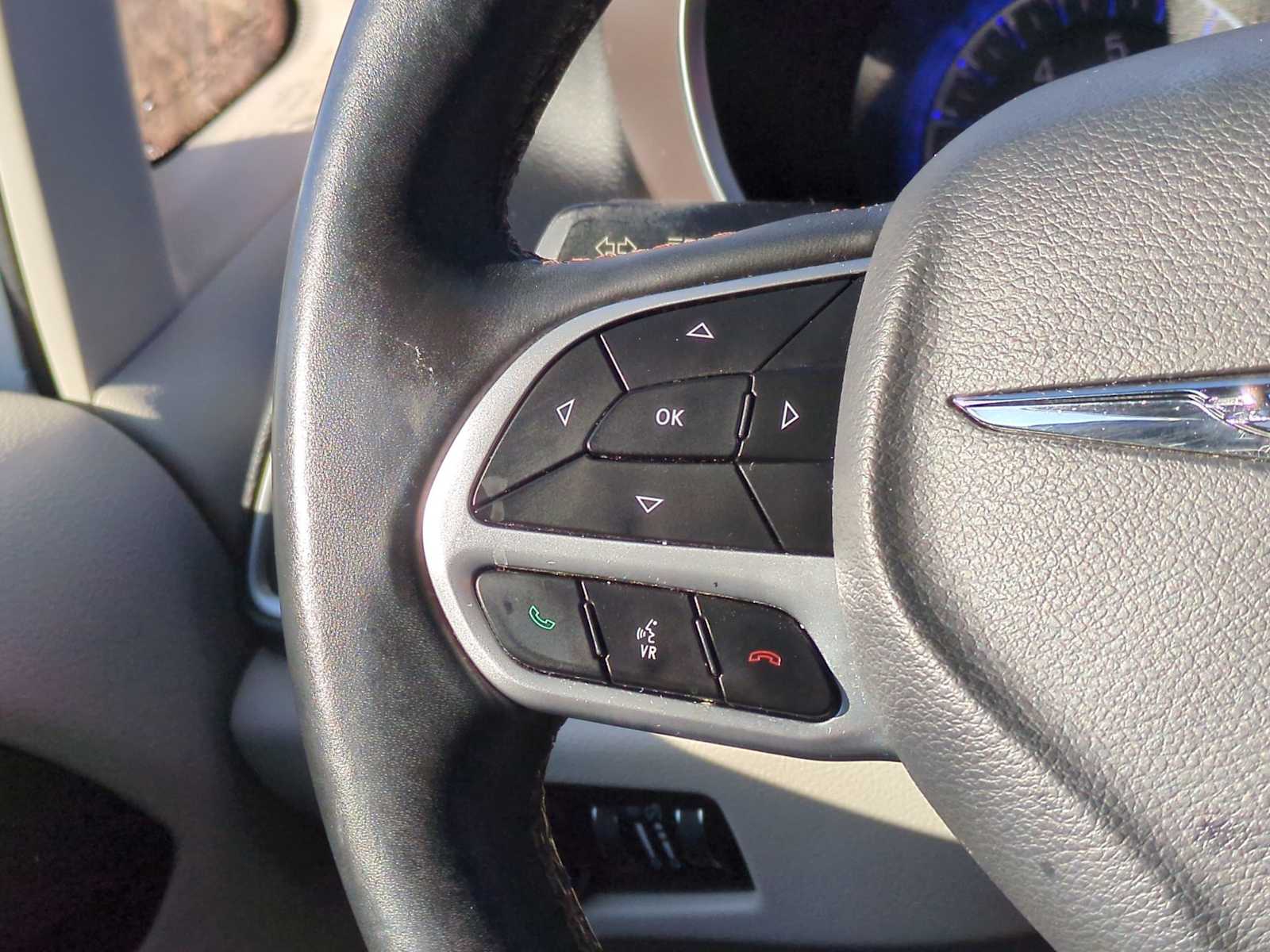 Thumbnail: 2017 Chrysler Pacifica - 23