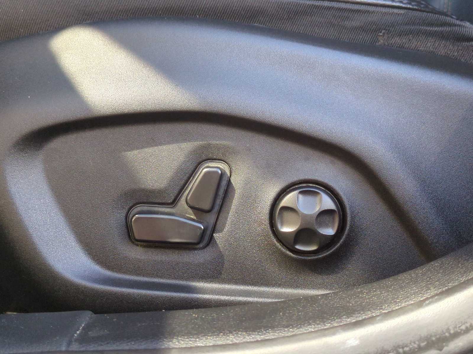 Thumbnail: 2020 Jeep Compass - 17