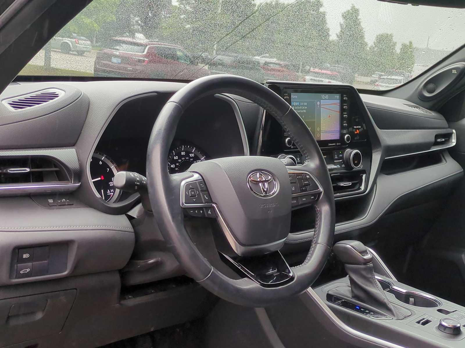 Thumbnail: 2021 Toyota Highlander - 10