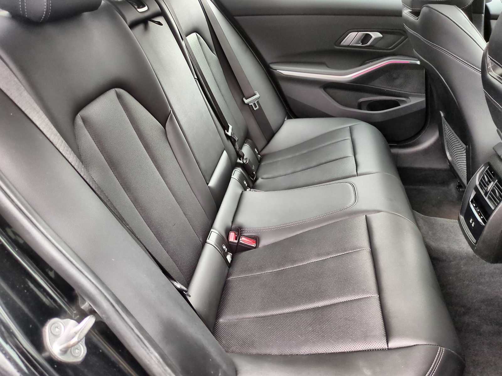 Thumbnail: 2023 BMW 3 Series - 21