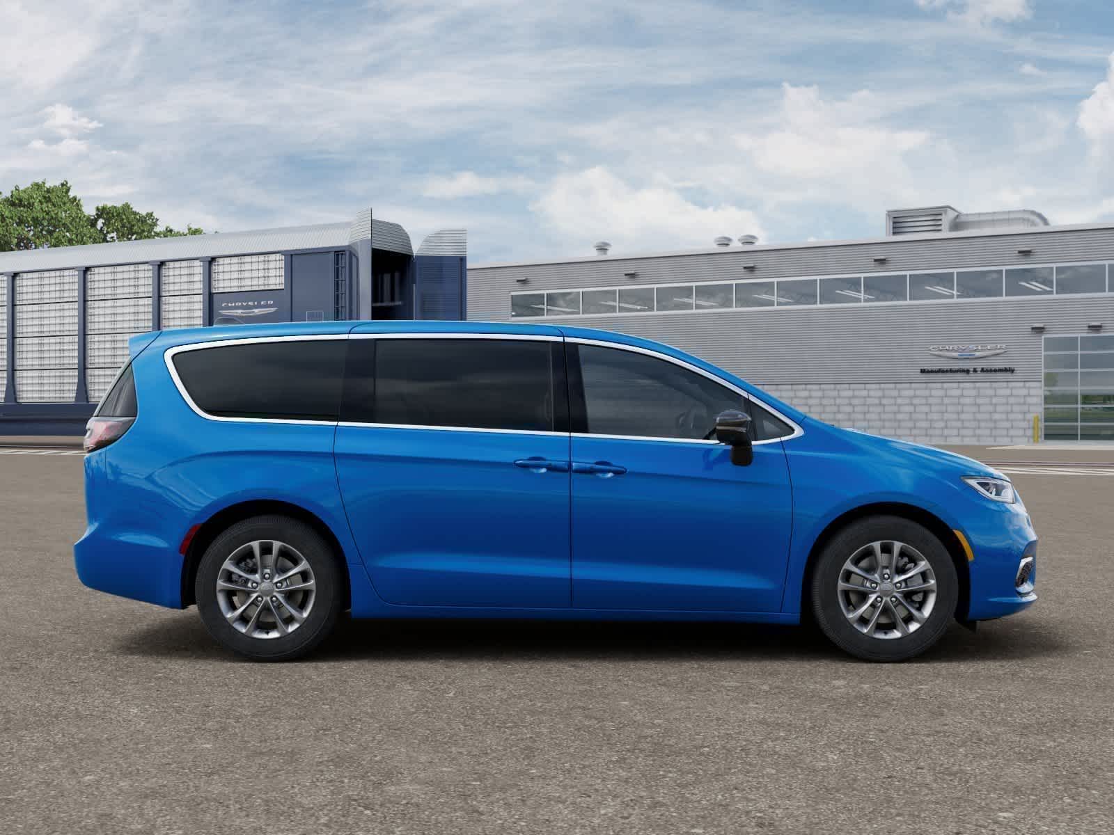 Thumbnail: 2026 Chrysler Pacifica - 21