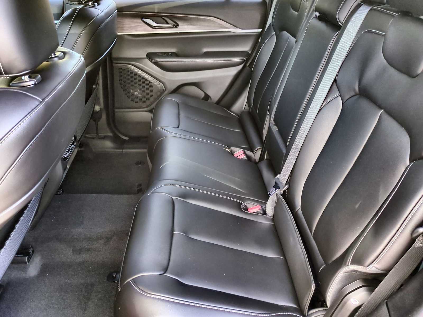 Thumbnail: 2025 Jeep Grand Cherokee - 19