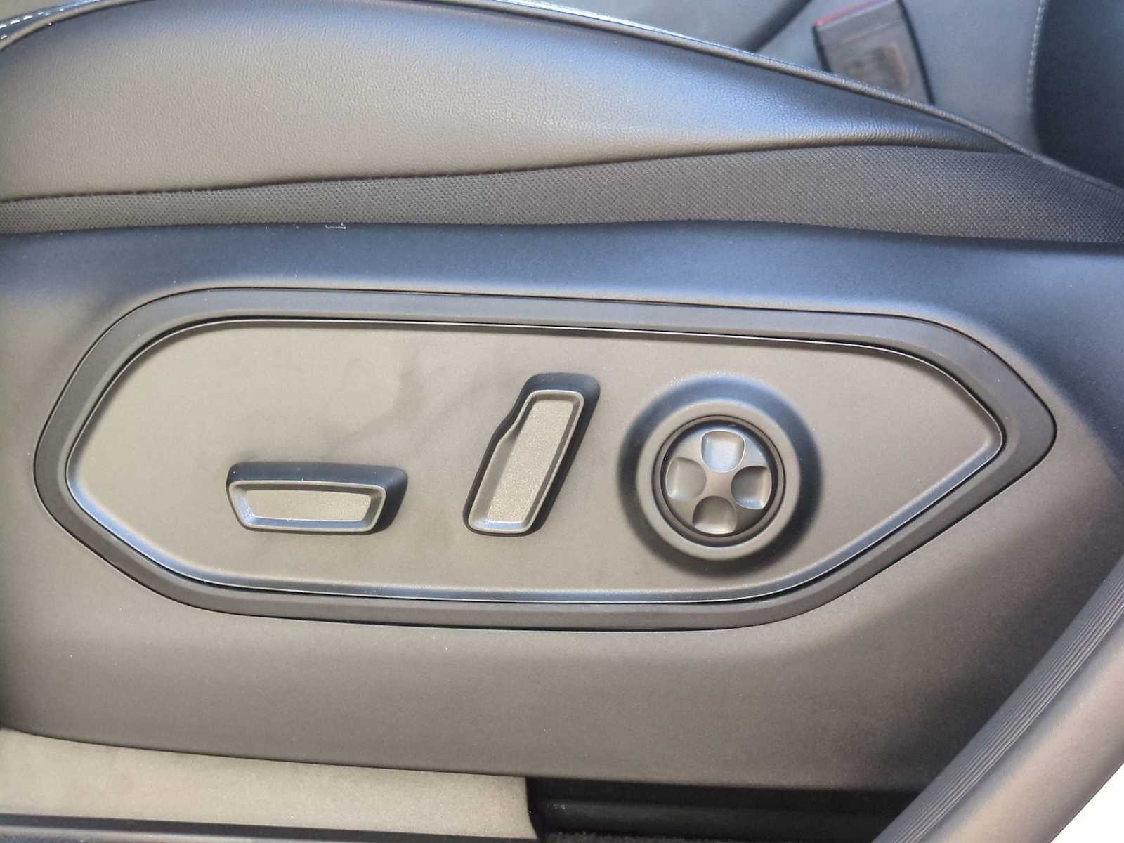 Thumbnail: 2025 Jeep Grand Cherokee - 17