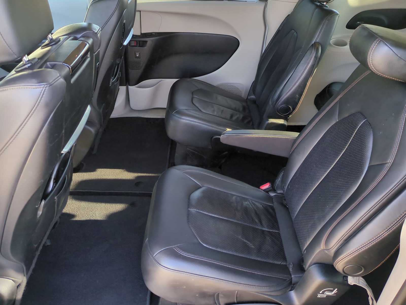 Thumbnail: 2017 Chrysler Pacifica - 19