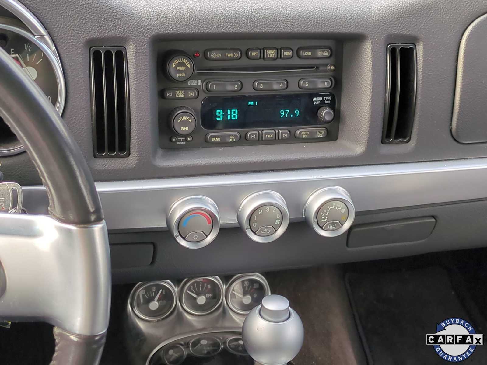 Thumbnail: 2005 Chevrolet SSR - 24