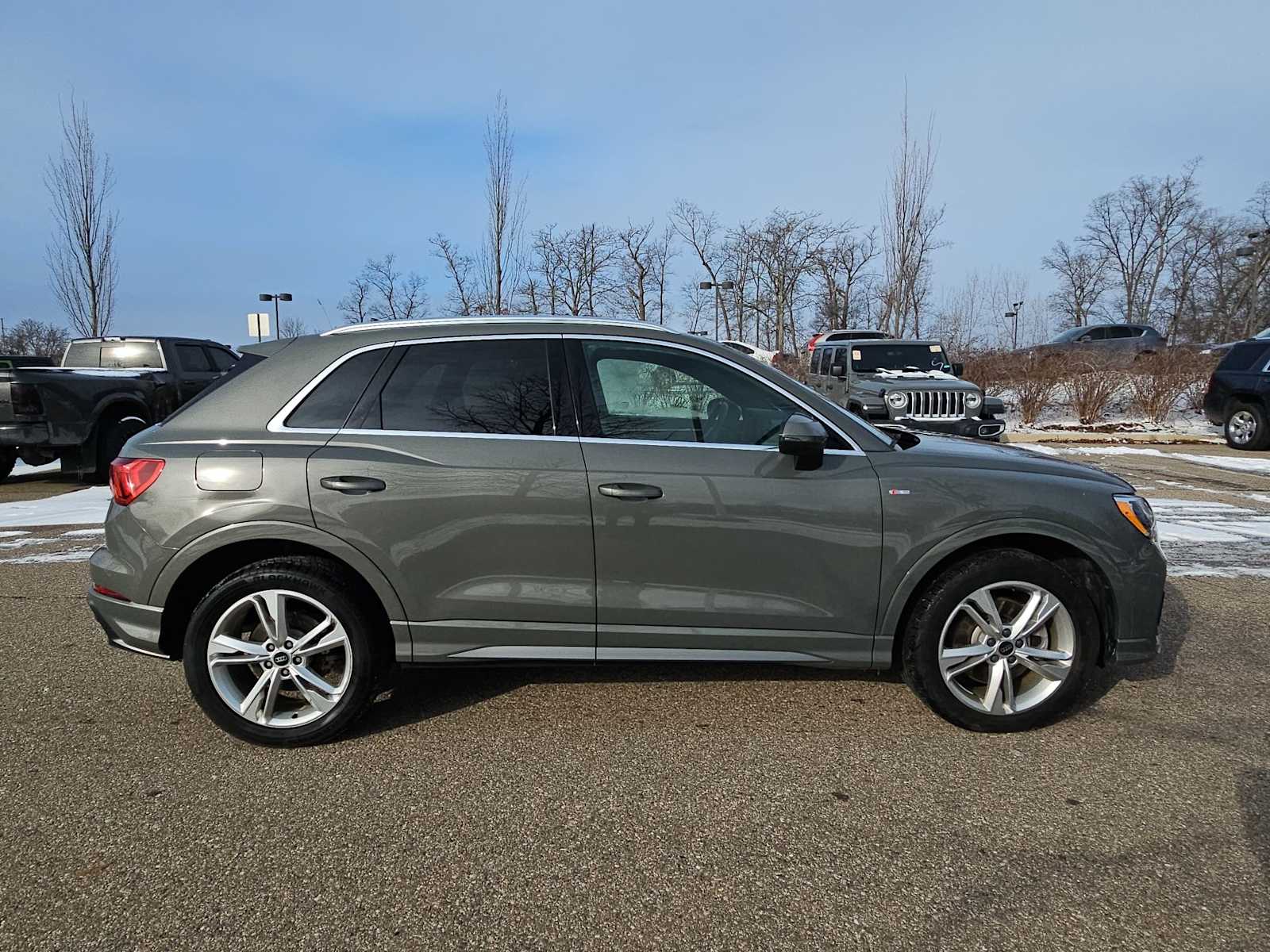 Thumbnail: 2022 Audi Q3 - 15