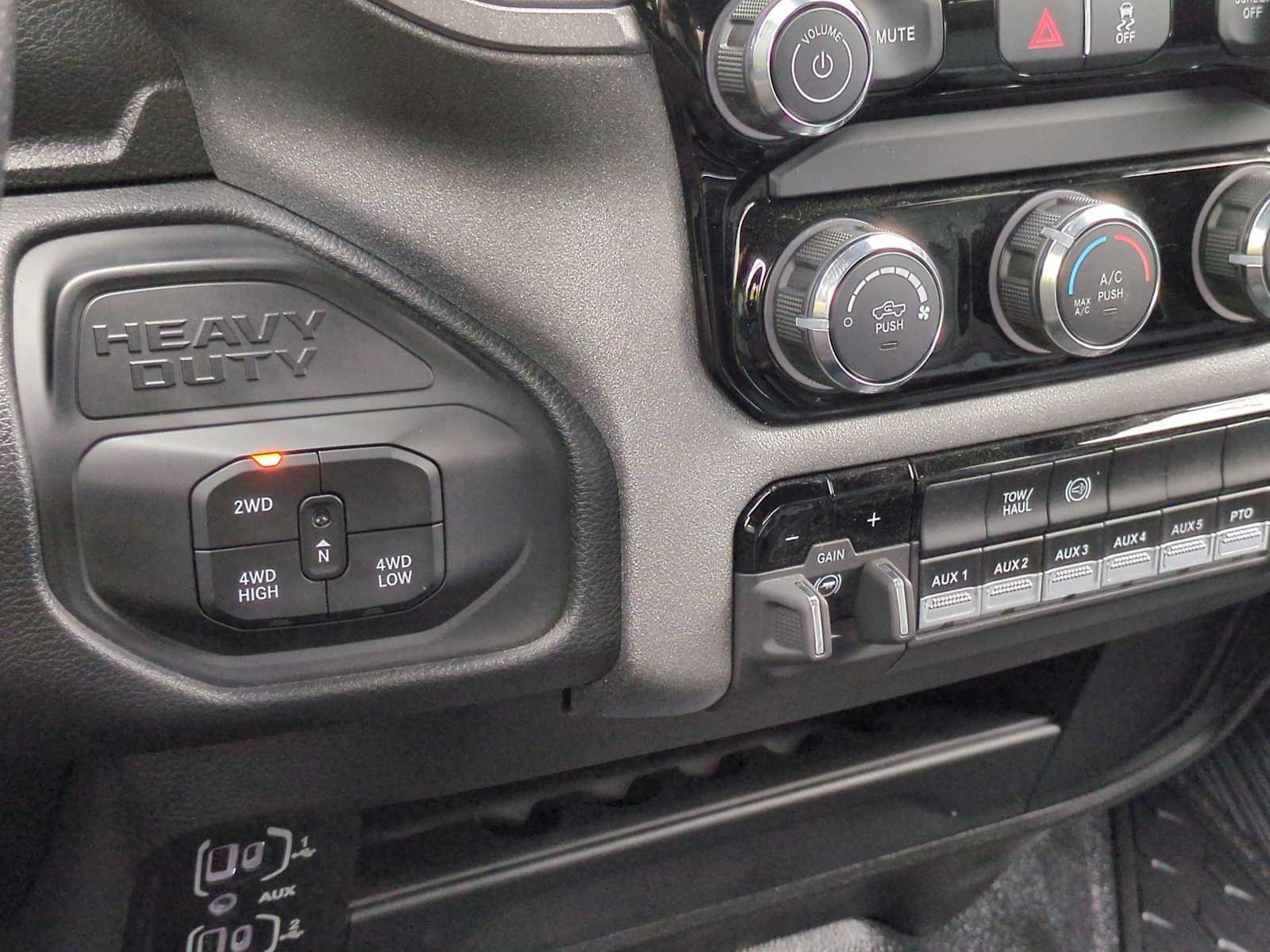 2025 Ram 5500 Tradesman photo 4