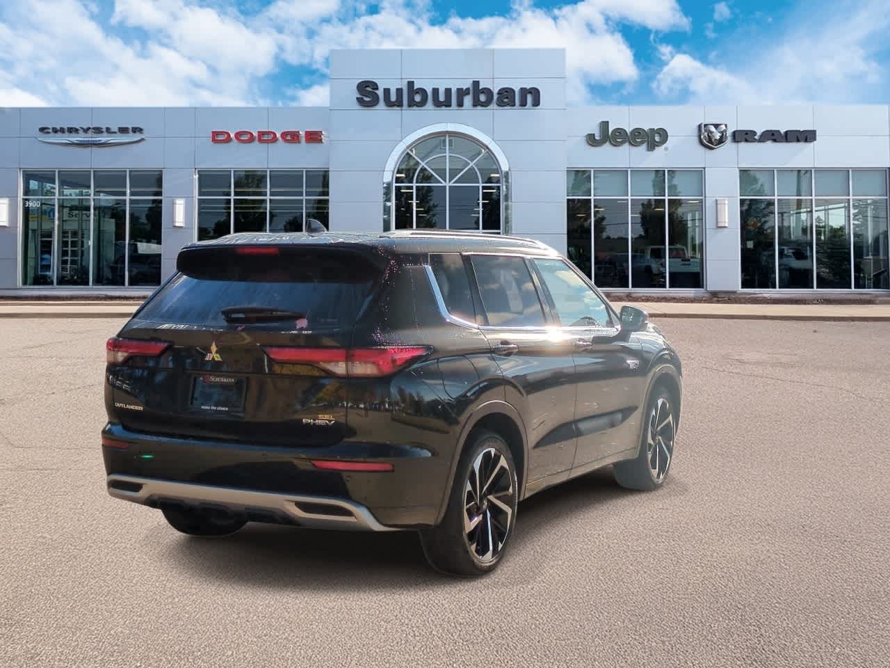 Thumbnail: 2024 Mitsubishi Outlander - 8