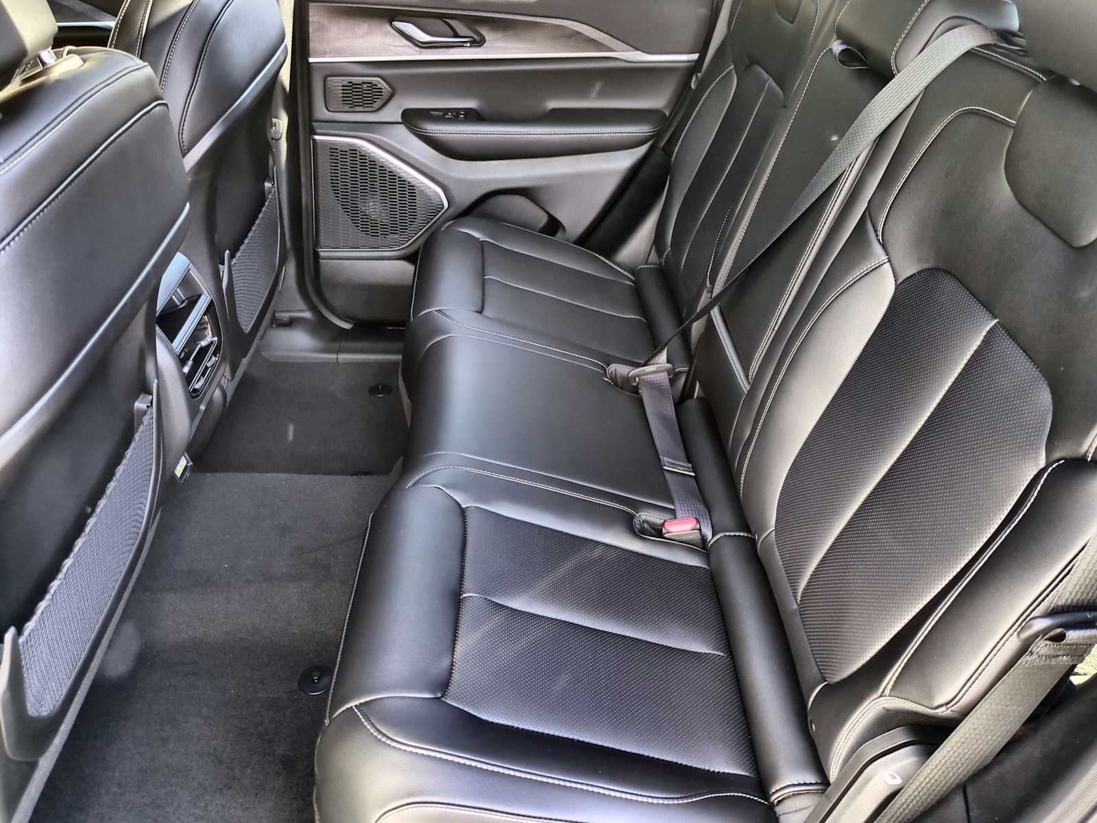 Thumbnail: 2025 Jeep Grand Cherokee - 20