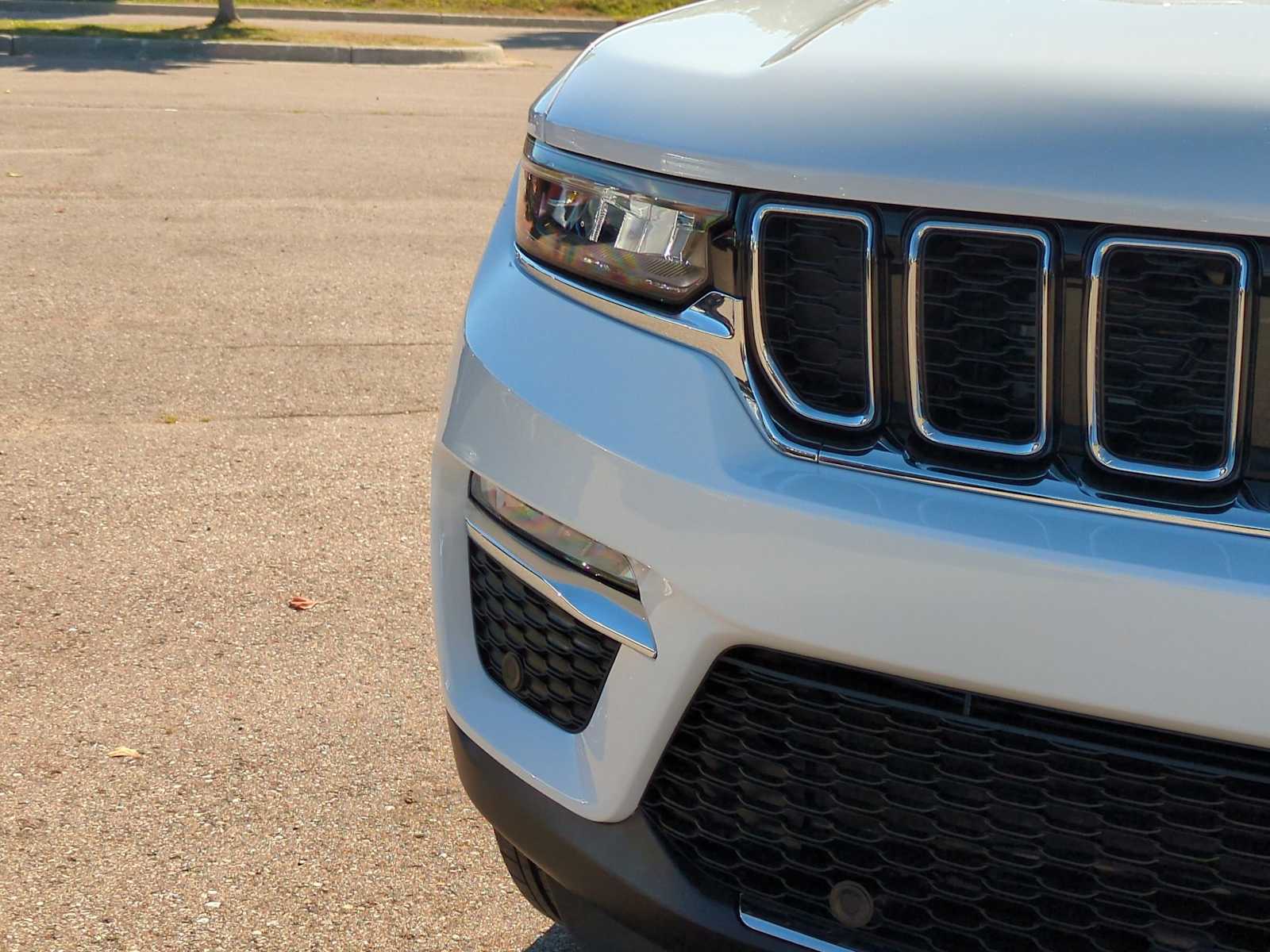 Thumbnail: 2025 Jeep Grand Cherokee - 11