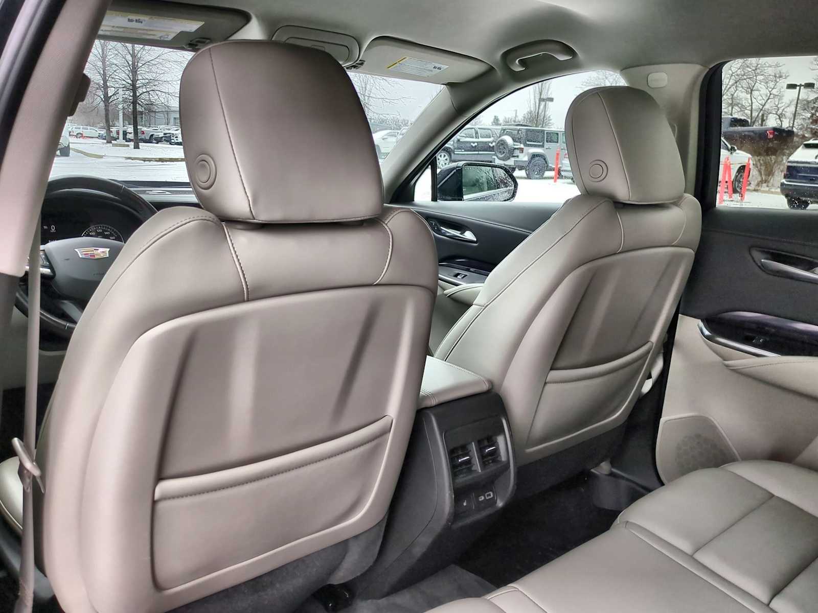 Thumbnail: 2022 Cadillac XT4 - 18