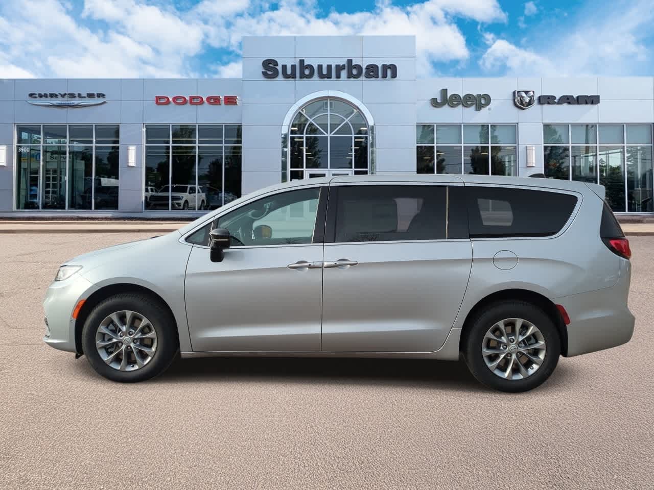 Thumbnail: 2026 Chrysler Pacifica - 5