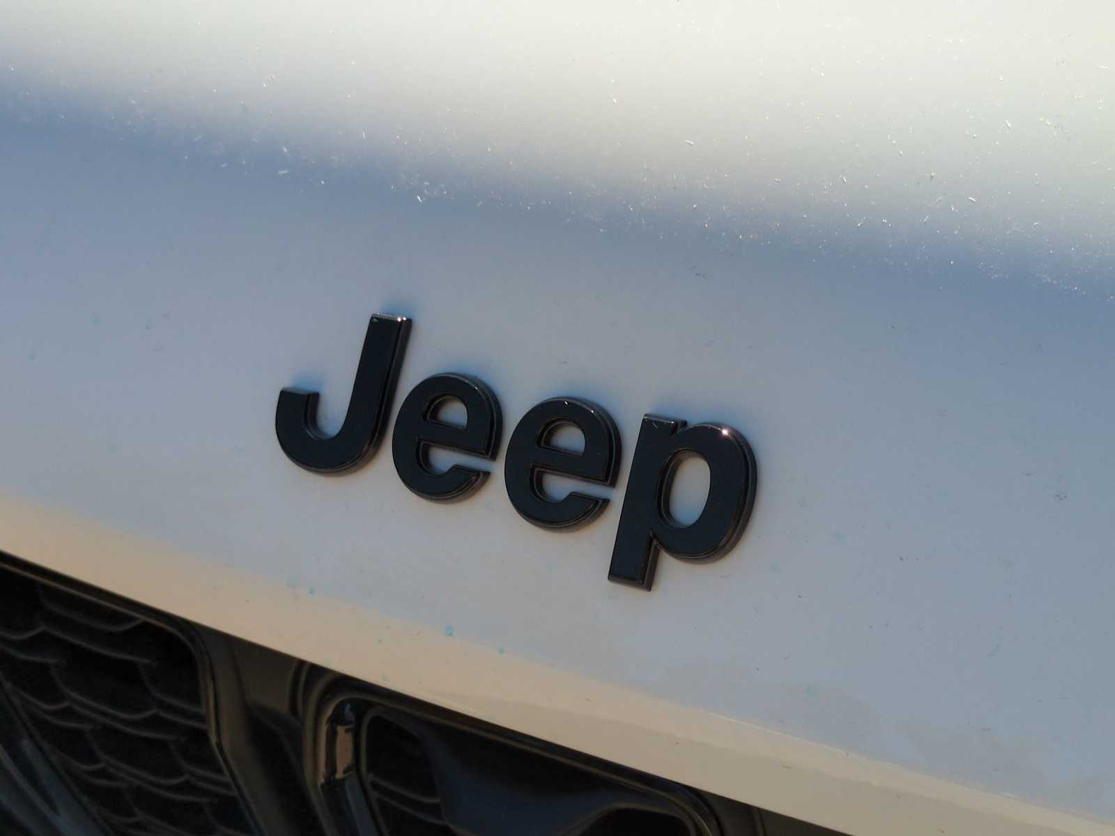 Thumbnail: 2025 Jeep Grand Cherokee - 12