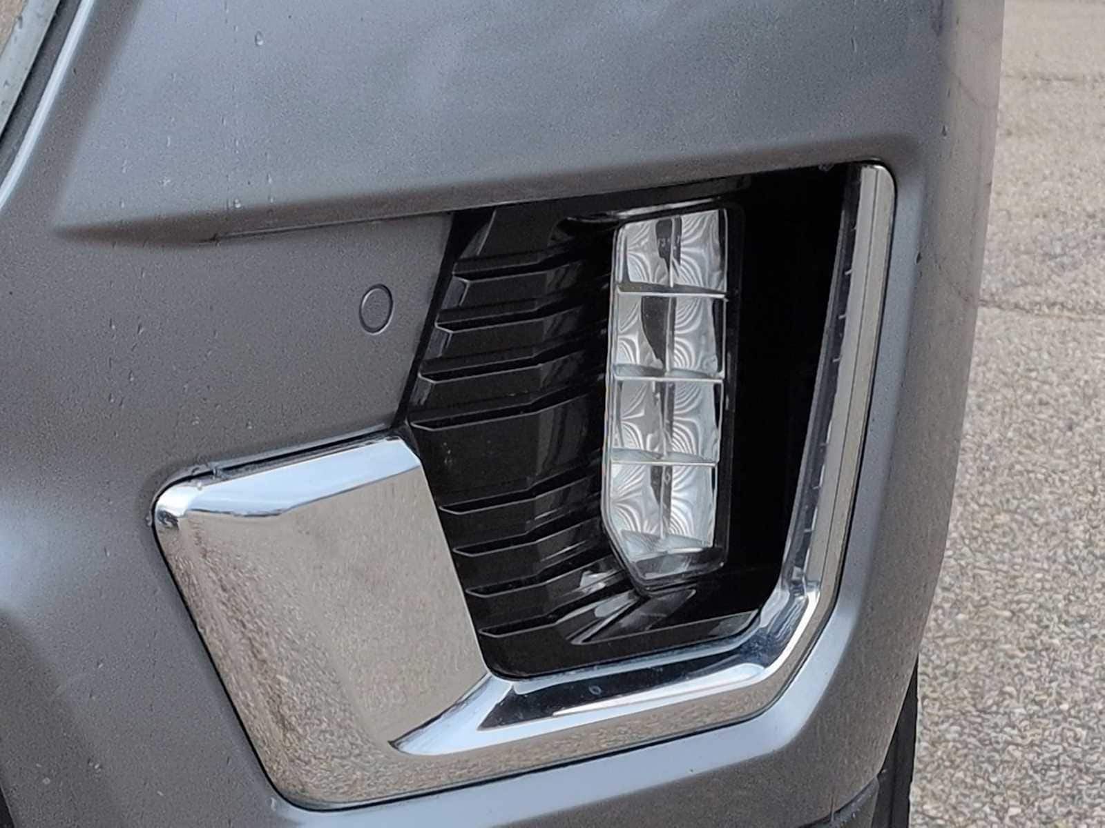 Thumbnail: 2022 GMC Yukon XL - 11